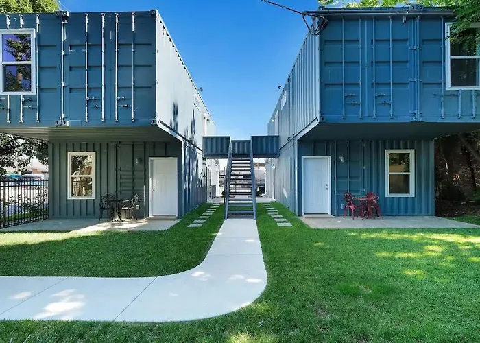 Experience The Unique Re-Nu Shipping Container #4