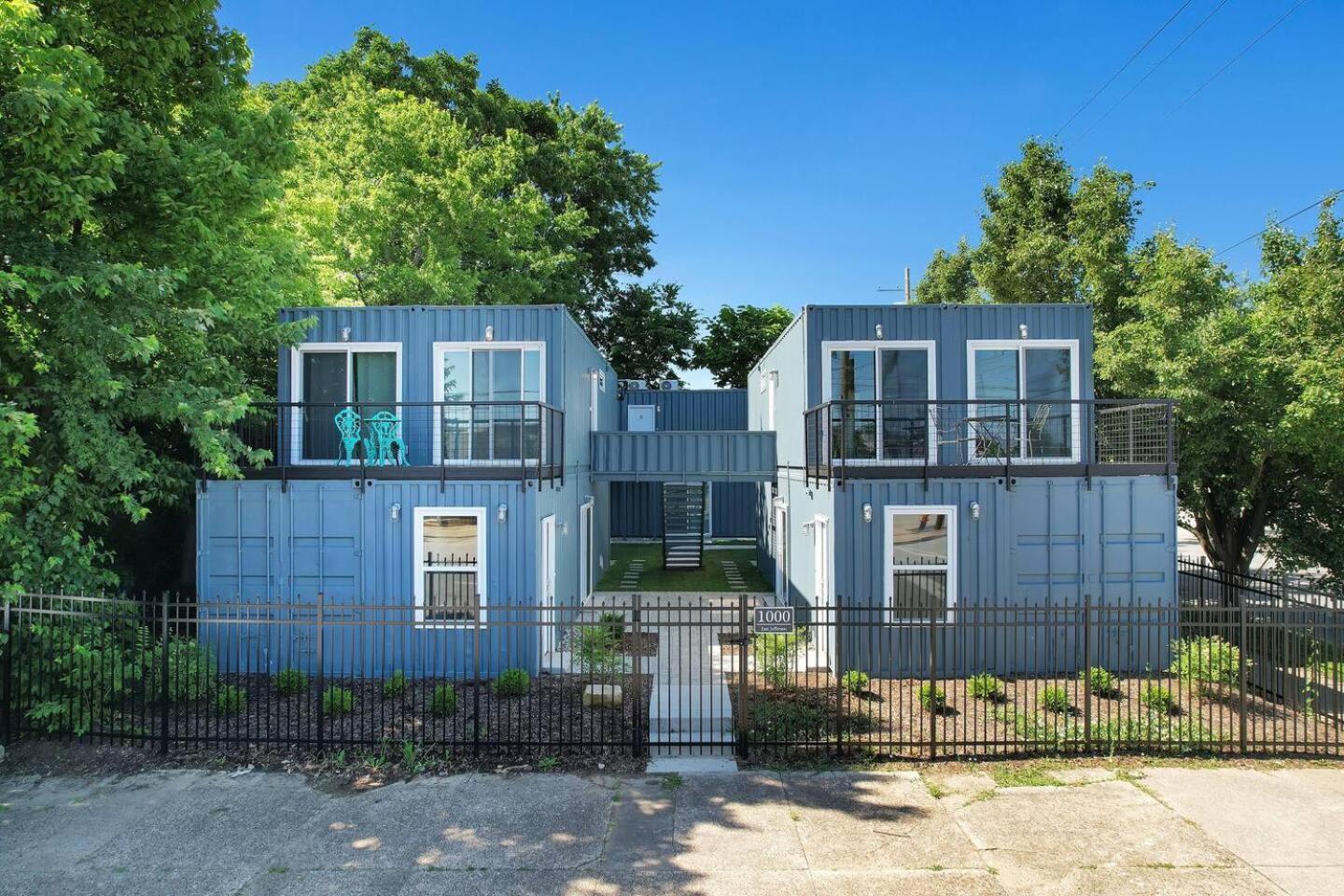 Experience The Unique Re-nu Shipping Container #4