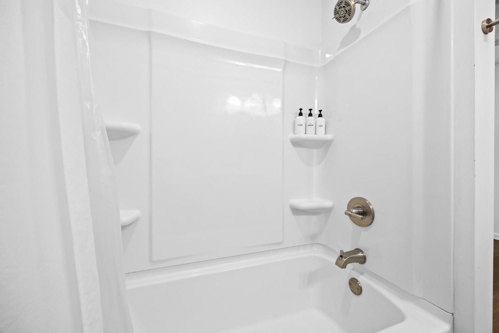 Apartment Experience The Unique Re-nu Shipping Container #4 *